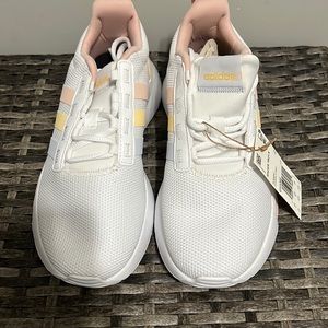 Girl Adidas Racer TR21K